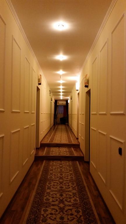 Hotel Corso Buzău Extérieur photo