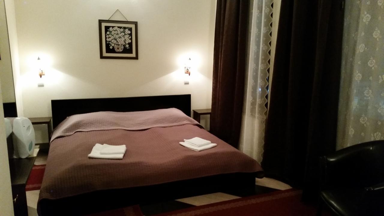 Hotel Corso Buzău Extérieur photo