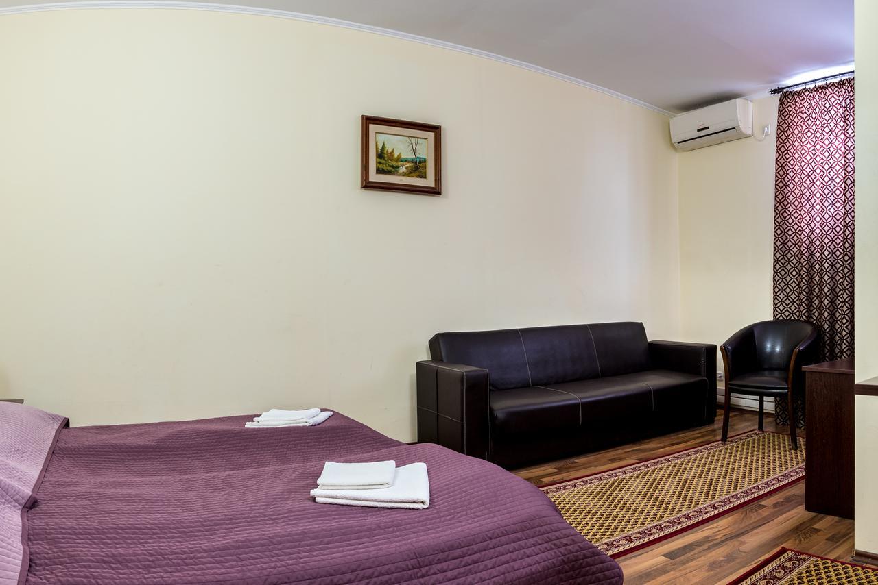 Hotel Corso Buzău Extérieur photo